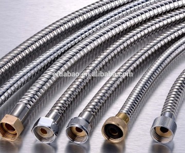 Cheap double lock expandable shower hose /bath hose with brass nuts