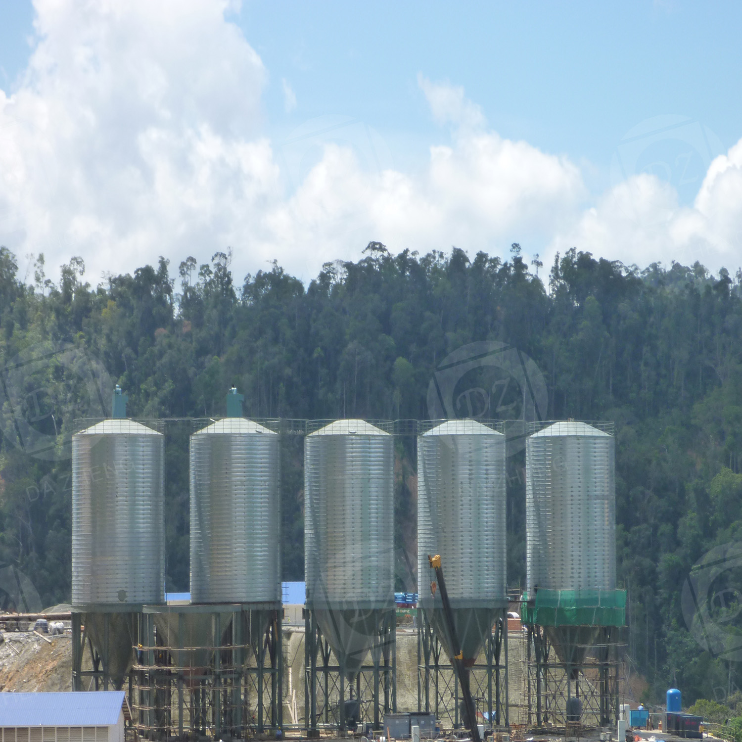 Specialized silos for oil storage companies
