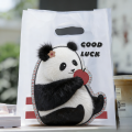 Sac d'emballage de gâteau tenu dans la main en plastique de panda de dessin animé mignon