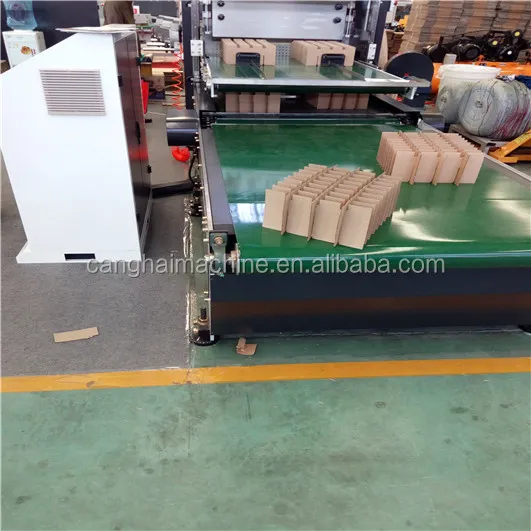 Auto Feeder Clapboard Partition Assembler Machine