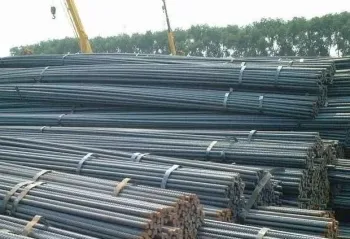 Pipe palletizing and strapping unit for rebars