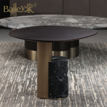 Mesa lateral de mármol moderna de lujo con patas de bronce amarillas cepilladas