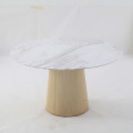 Moderne ronde marmeren salontafel met houten basis