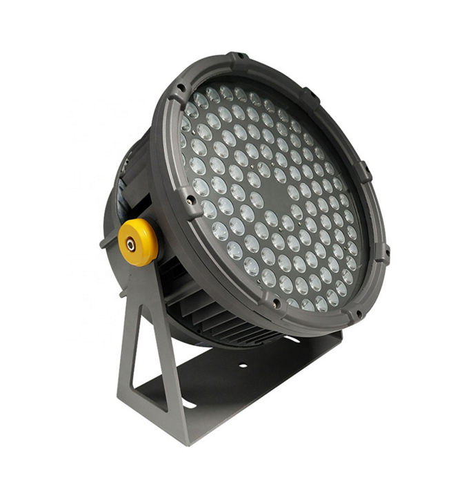 Low failure outdoor LED flood light