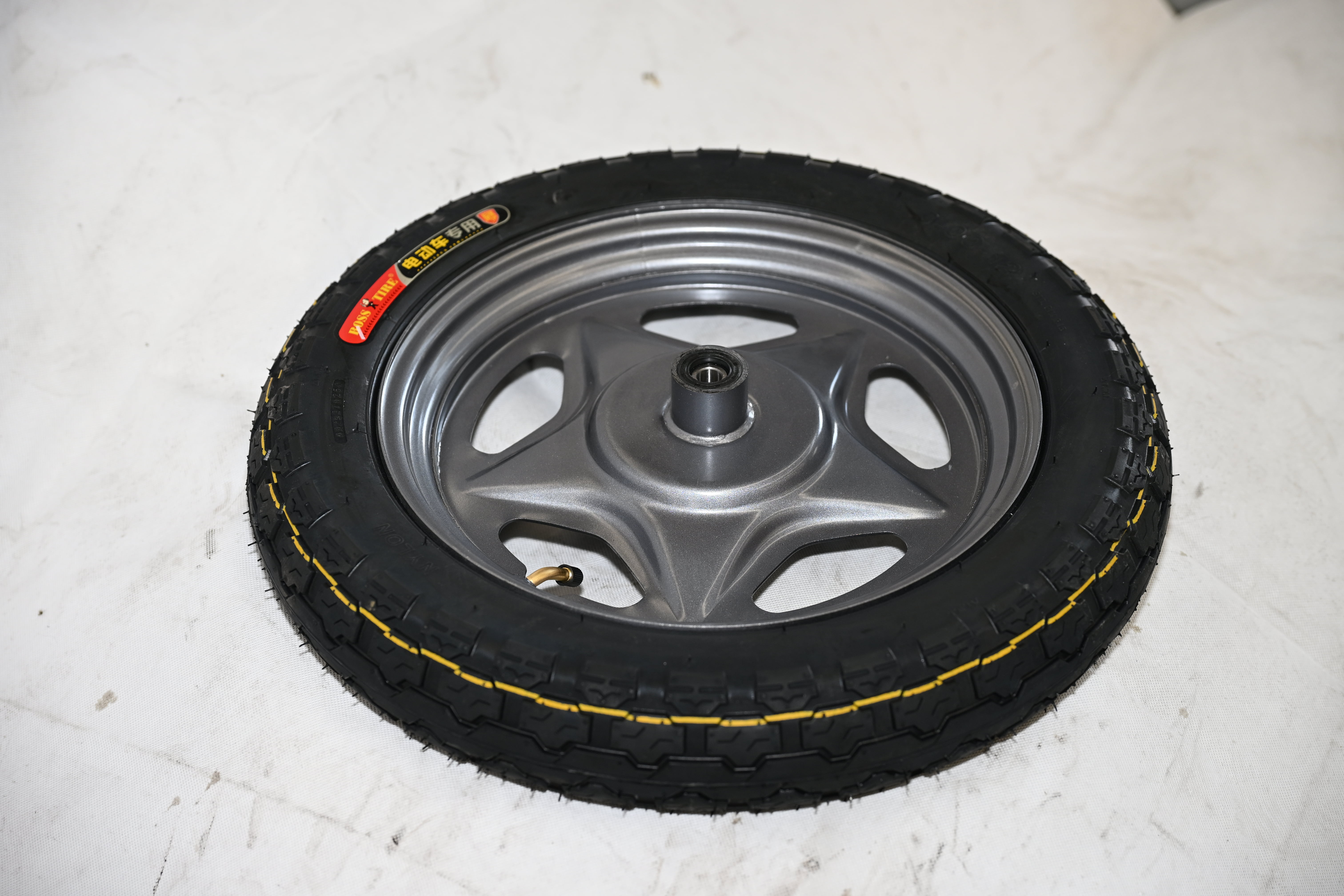 Electric tricycle tire