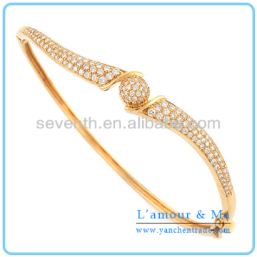 Fashionable Bangle Bracelet with Gold Plated 18K Micro Pave CZ Diamond