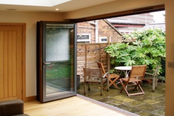 Commecial Price Patio Bifolding Doors with Electric Shutter/Blinds