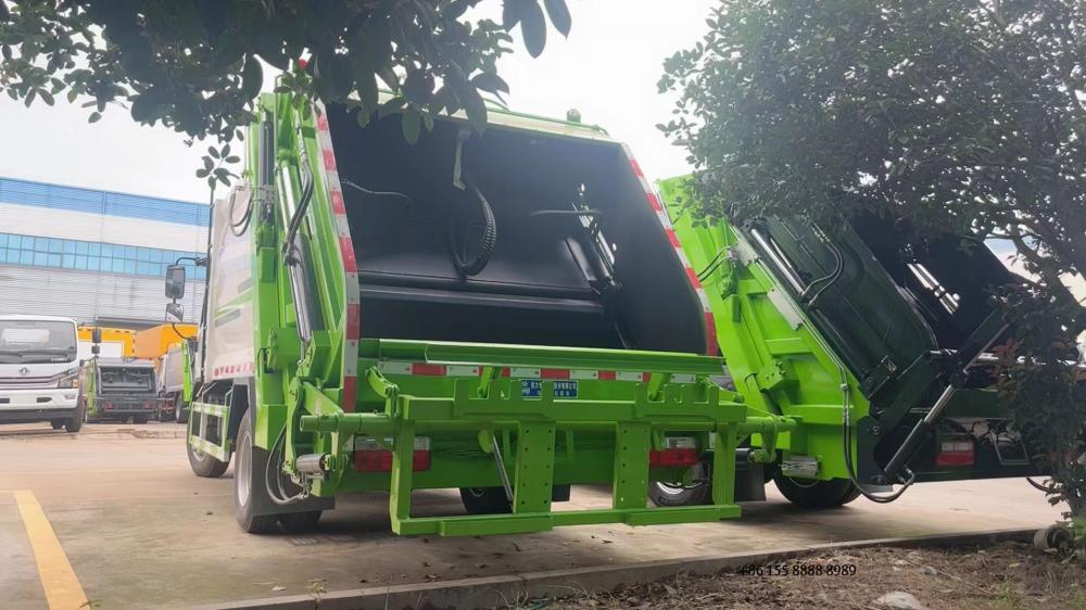 Compressed Refuse Truck 9 Jpg