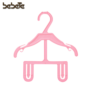 Plastic Baby Suit Hanger with Cute Design