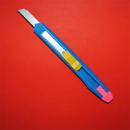 cheap Plastic retractable safety cutter knife ,art knife