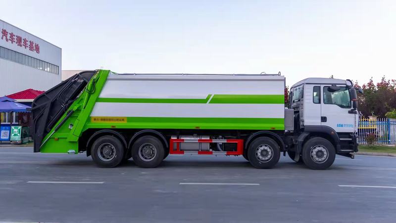 Compressed Rubbish Vehicle 3 Jpg