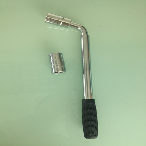 Llave de tuercas de rueda con dos Socket ajustable