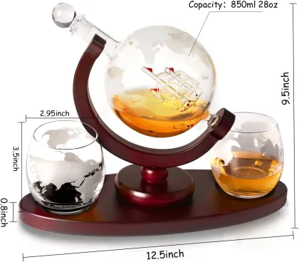 High Quality Etched World Map Globe Whiskey Decanter Set with 4 Glasses