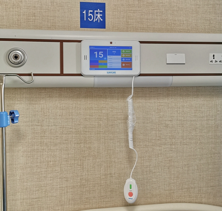 Krankenschwester ruft ein Kabelsystem mit ISO13485 an
