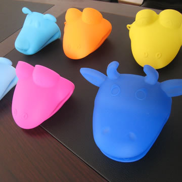 Silicone glove
