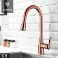 Elegante Deck Montado Pull Down Kitchen Faucet