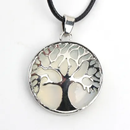 Vintage Style Silver Tree of Life Necklace