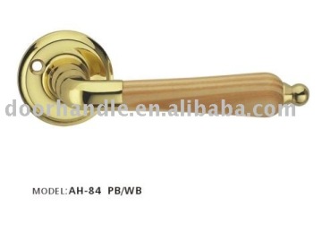 AH-84 PB/WB brass door handle on rose