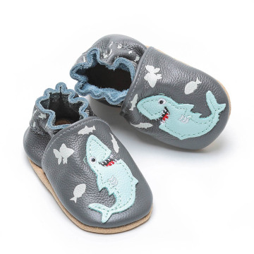 Zapatos de cuero suave para bebés Shark