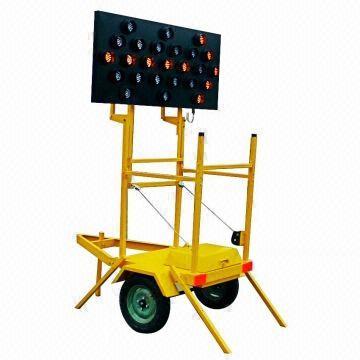 Traffic Trailer, Made of Solar LED Arrow, Storage Battery, Accessories to Compose by Five Parts