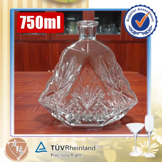 Super flint glass 75cl beautiful embossing heavy weight whisky liquor bulk glass decanter wholesale