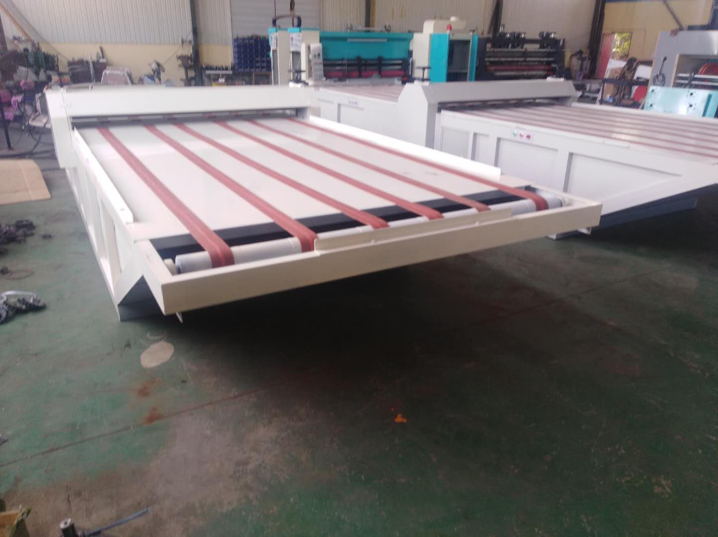 Manual flatbed die cut paper machine