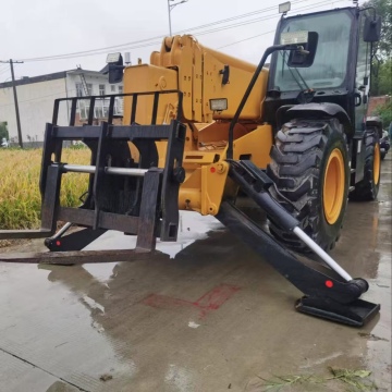 Used XT680-170 Telescopic Forklift for Sale in China