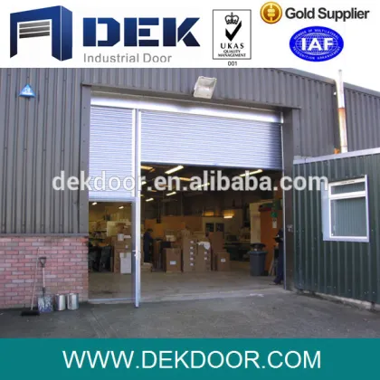 Hand operated insulated roller shutters