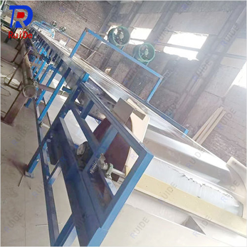 Polyester resin granulator