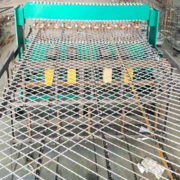 Chinese Manufacturer Offering Factory Price Razor Barbed Wire Fence Panel Welded Machine