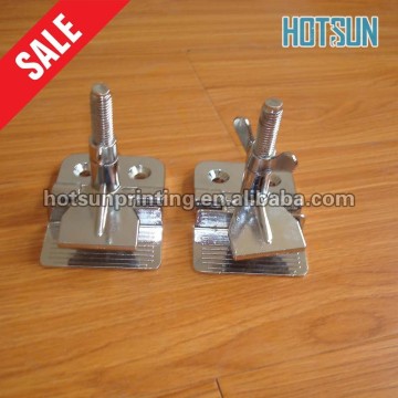 Butterfly clamps for screen
