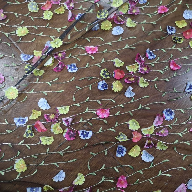 Tissu de robe de dentelle d&#39;enfants de broderie de guipure de fleurs 3D