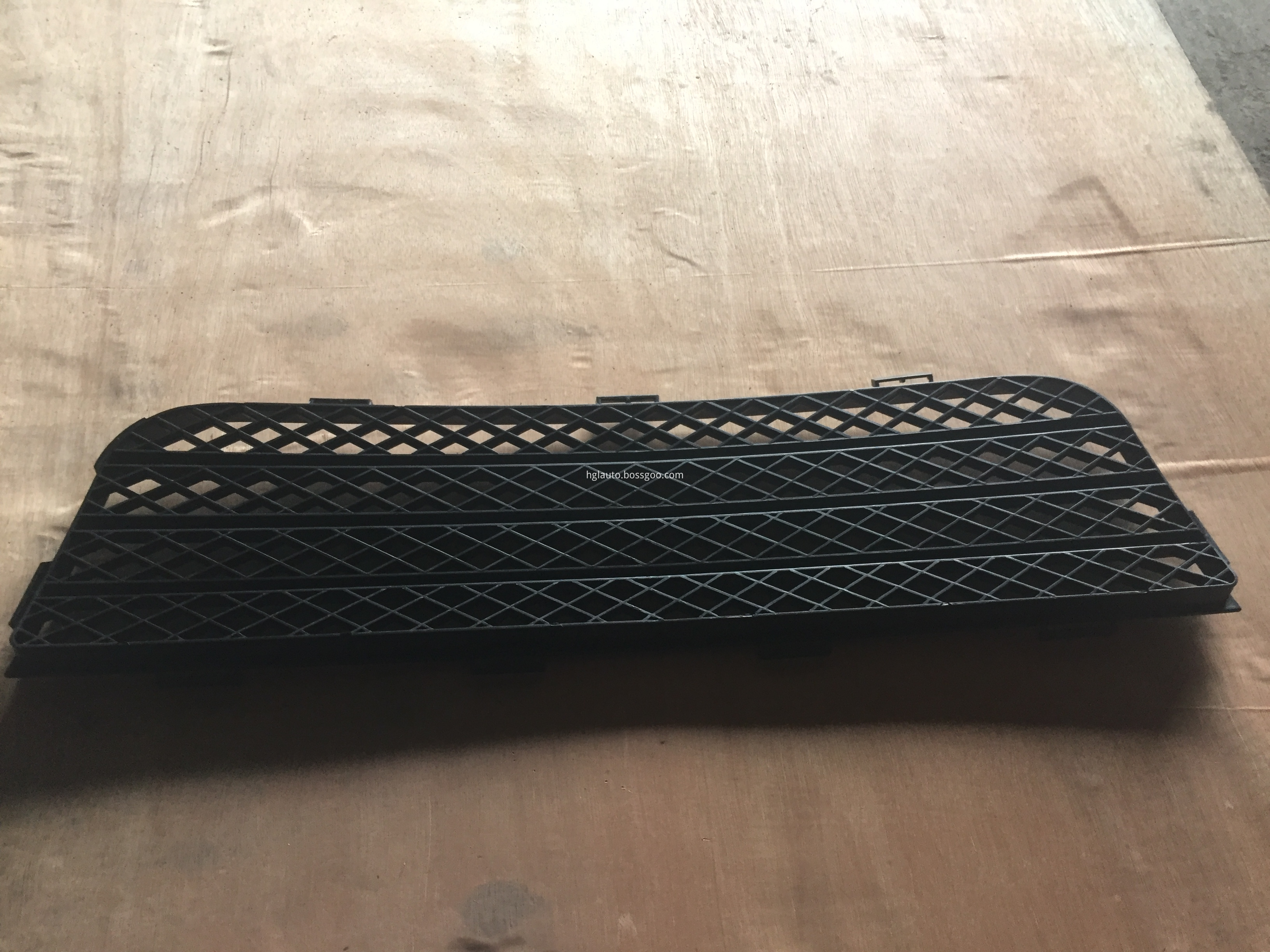 LOWER GRILL
