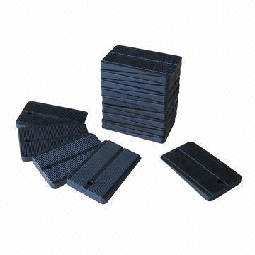 25-piece rubber wedges, raised ridges grip many surfaces