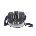 Bolso bandolera con máscara de ópera de Pekín de lino tejido hecho a mano