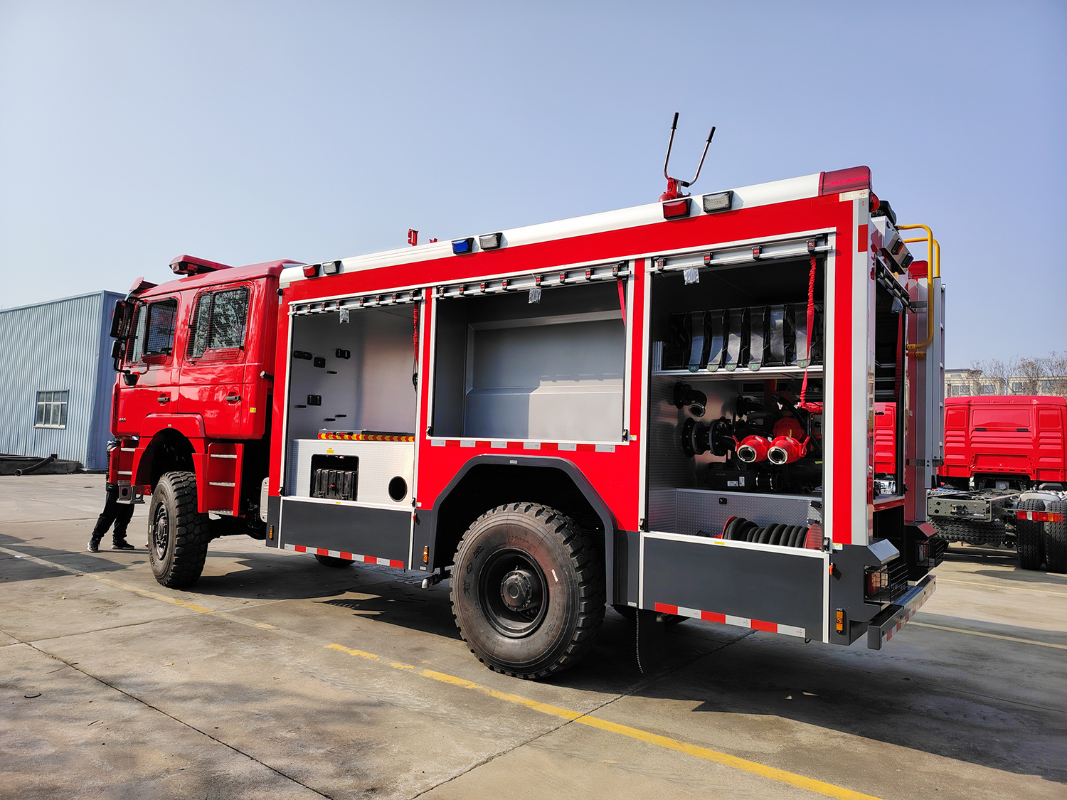 SHACMAN 4X4 rescue fire fighting truck
