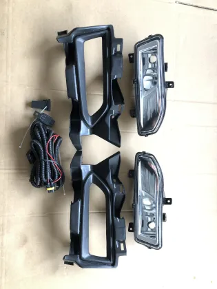 2020 VERSA FOG LAMP SET