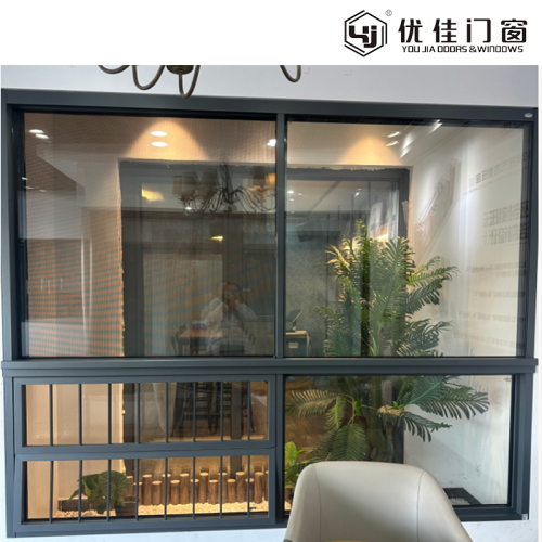 Ventana corrediza de seis pistas