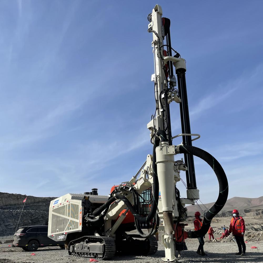 Crawler type borehole drill rig