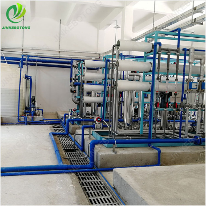 Electrochemical oxidation of stainless steel