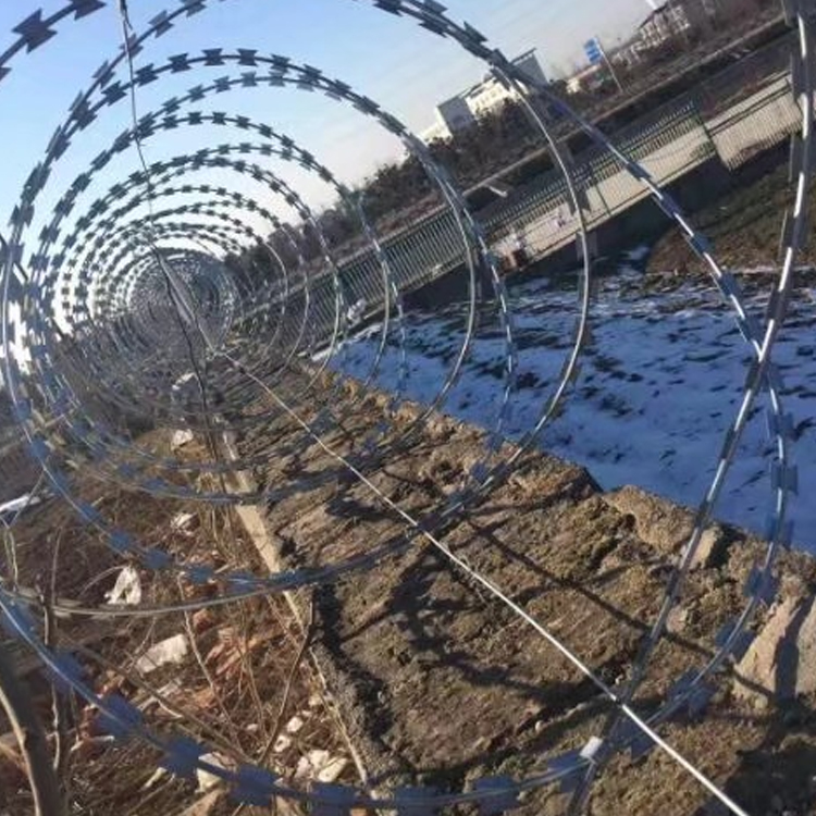 High Security Concertina Crossed Barbed Razor Wire Fence