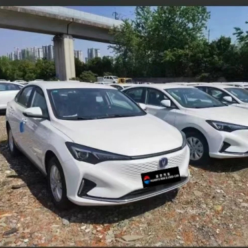 2024 Changan Eado EV460 중국 자동차 New Energy Sedan Cars Yidong 차량 저 가격 2WD 고속 자동차
