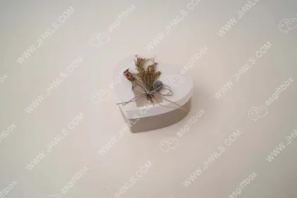 Linens Dried Flowers Heart-shaped Decorations Gift Box