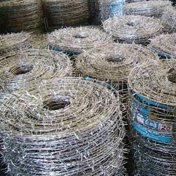 Factory Low Carbon Steel Barbed Wire Per Roll