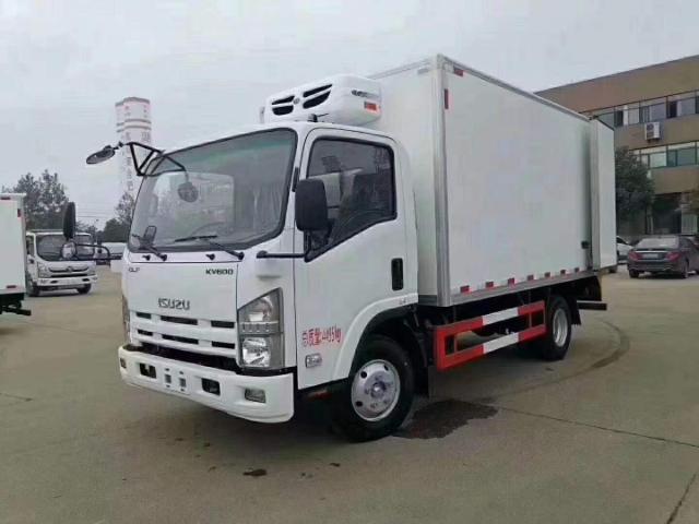 Isuzu 6 Wheels 4x2 شاحنة ثلاجة صغيرة