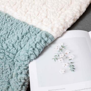 Three-color stitching wool blanket