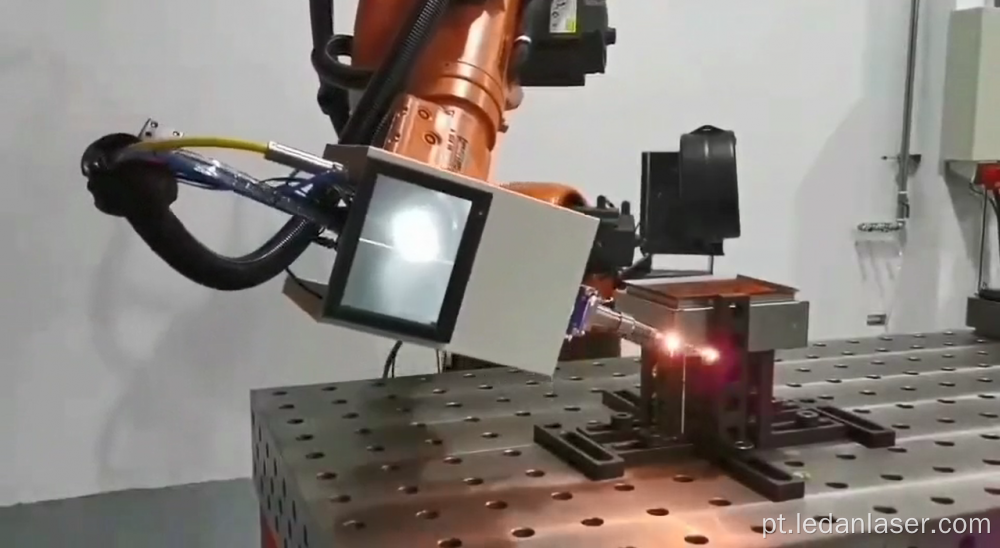 Máquina de soldagem 3D a laser de fibra