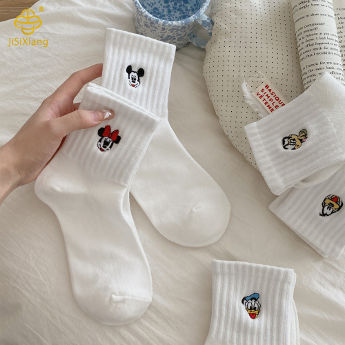 한국 애니메이션 만화 자수 흰색 INS 중간 튜브 양말