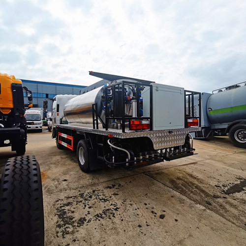 Грузовик дистрибьютора асфальта Shacman