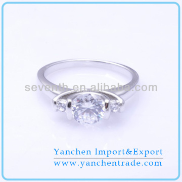 2014 Latest Design Hot Sale Rhodium Plated Fashion CZ Diamond Engagement Ring